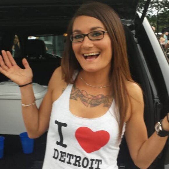 Meet your Posher, Tennille - Picture 1 of 3